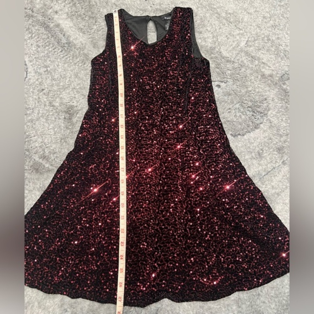 Zunie girl’s dress size 8 with sequins